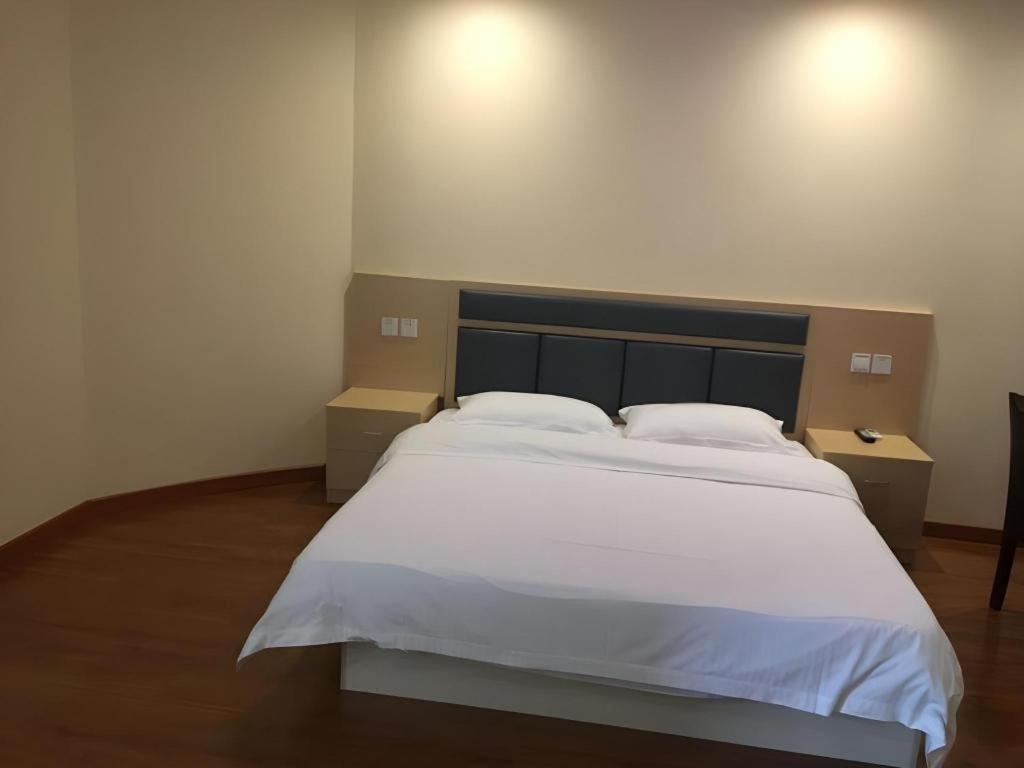 Greentree Inn Wuhu Fangte Second Phase Nanxiang Wanshang Express Hotel Buitenkant foto